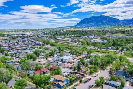 The Watermelon Hot Tub Bbq-grill King-bed Rokutv 800mbps-wifi Backyard Parking Casa de férias Colorado Springs