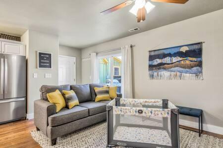 Casa de férias The Watermelon Hot Tub Bbq-grill King-bed Rokutv 800mbps-wifi Backyard Parking Colorado Springs